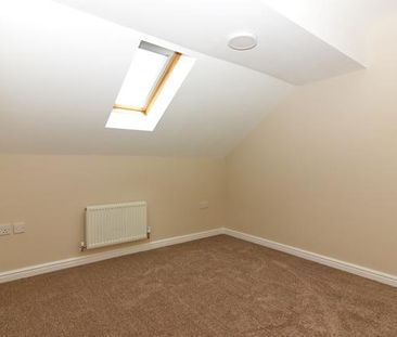 2 bedroom penthouse to rent - Photo 3