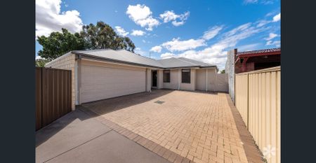 Spacious Open Plan Living - Photo 3