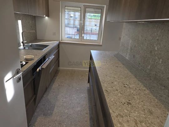 Apartment T3 in Lumiar, Lisboa - Photo 1