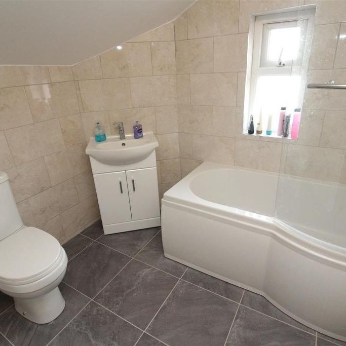 5 bedroom house to rent - Photo 1