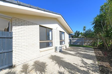 Duplex in Currimundi - Photo 3