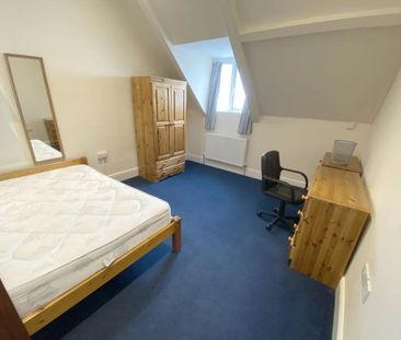 3 bedroom flat to rent - Photo 3