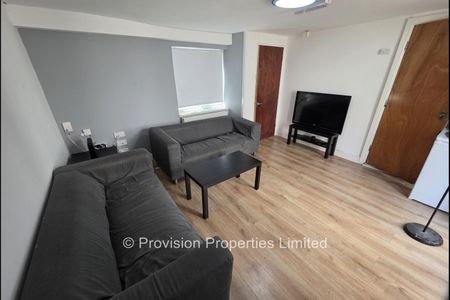 5 Bedroom Cardigan Road - Photo 2