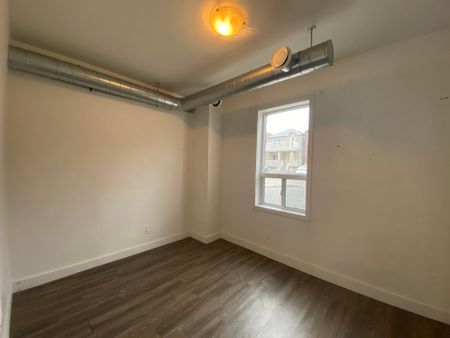 For Lease - 344 Bartlett Avenue Unit# Room 1, Toronto, Ontario - Photo 5