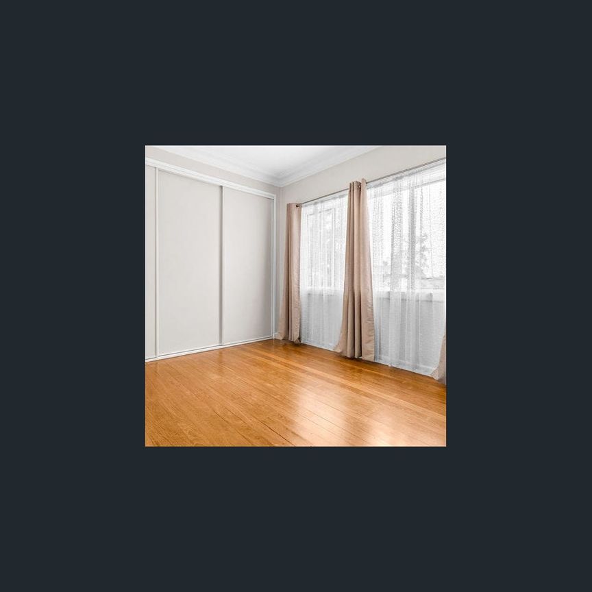 Four bedroom home in convenient location! - Photo 1