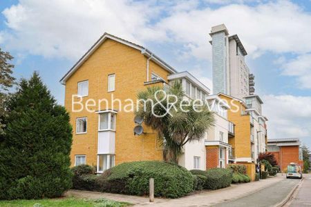 Pier Way, Woolwich, SE28 - Photo 2