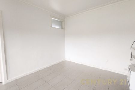 2 Bedroom Units in Excellent Locations&excl; - Photo 3