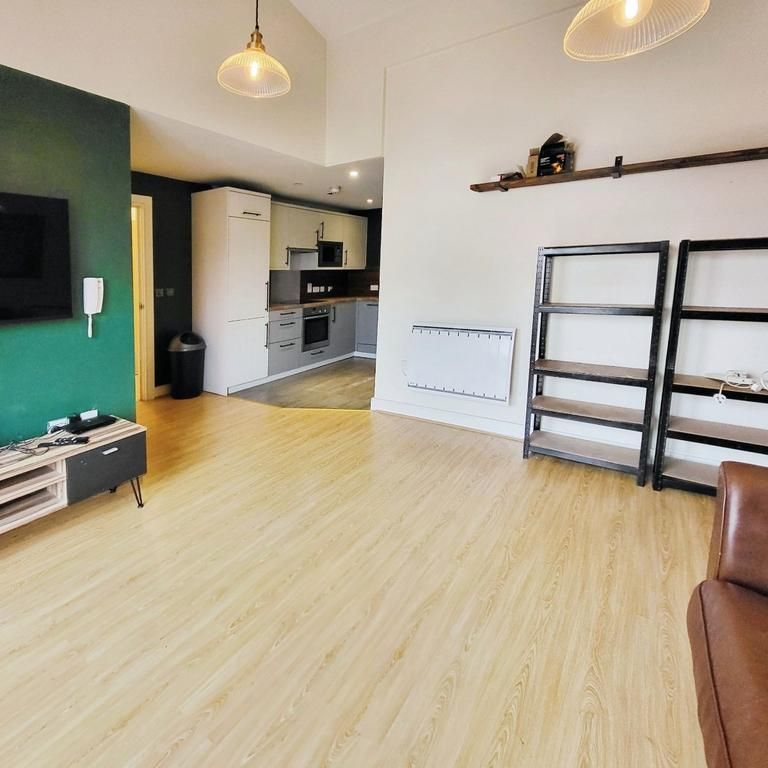 2 bedroom flat to rent - Photo 1
