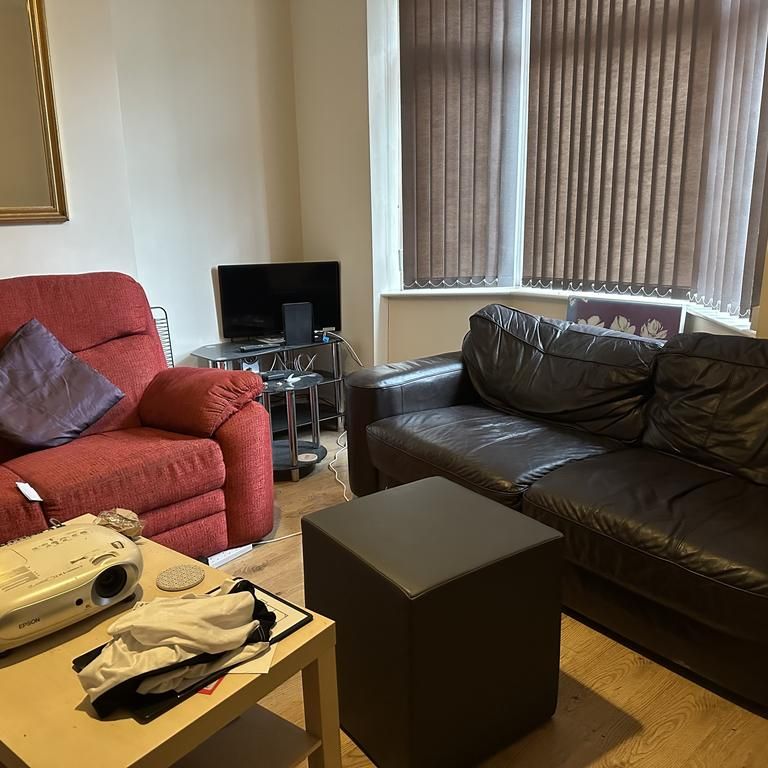 4 bedroom house to rent - Photo 1