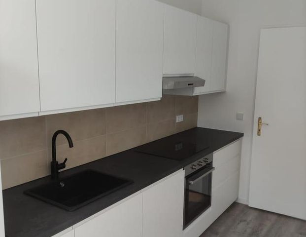 Charmante 2-Zimmer-Wohnung mit Balkon in Berlin-Neukölln - Foto 1