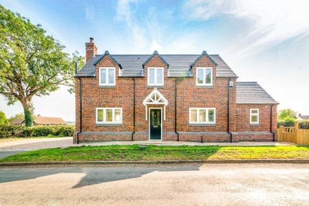 3 bedroom detached house to rent - Photo 2