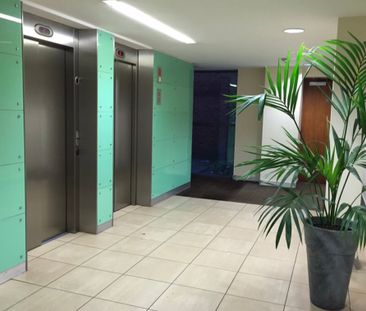 2 Bed Flat, The Reach, L3 - Photo 3