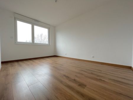 Location Appartement HUNINGUE 613 € CC - Photo 3