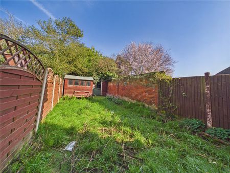 Farm Road, Great Oakley, Harwich, CO12 5AL - Photo 2