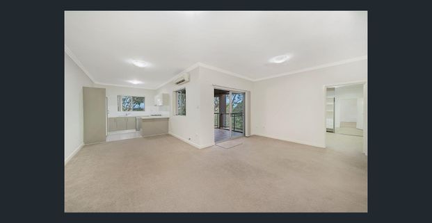 TOP FLOOR | NORTH FACING | WALK TO TOWN CENTRE & METRO! - Photo 1