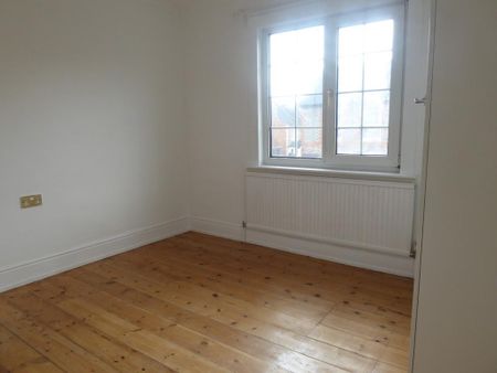 2 bedroom terraced house to rent - Photo 3