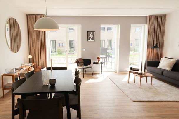 STILRENT RÆKKERHUS I JASMINPARKEN - Photo 1