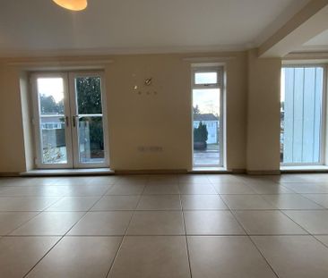 2 bedroom end of terrace house to rent - Photo 2