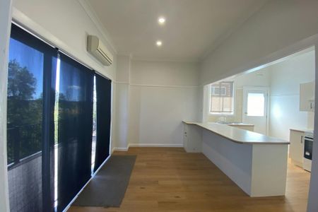 Beautiful home with afternoon Sunsets! - Photo 4