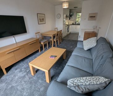 1 Bed Flat, King's House, SW8 - Photo 2