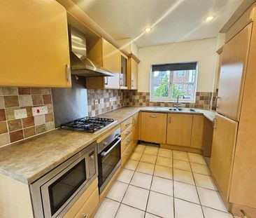 4 bedroom detached house to rent - Photo 5