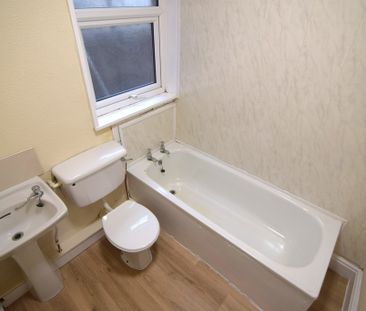 To Let 1 Bed Ground Floor Flat - Photo 3