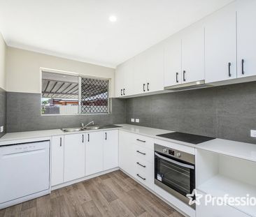 Neat Duplex! - Photo 6