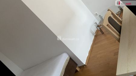 Pronájem bytu 4+1 15 m², Zenklova 66, Praha - Photo 2