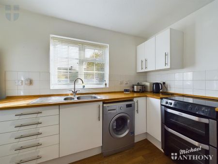 2 bedroom semi-detached house to rent - Photo 4