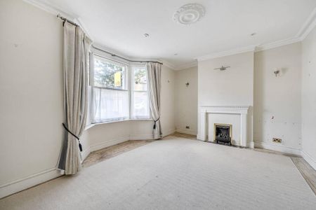 5 bedroom end of terrace house to rent - Photo 2