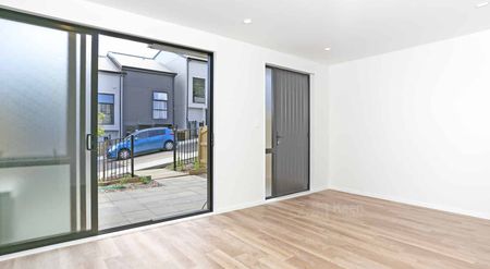 Glen Eden, 2 bedrooms, $600pw - 13 Tokai Place - Photo 4