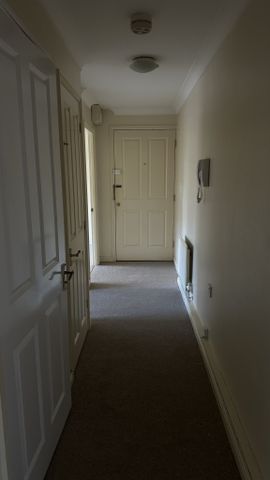 Modern Two Bedroom First Floor Apartment for Rent in Milton Keynes - Photo 4