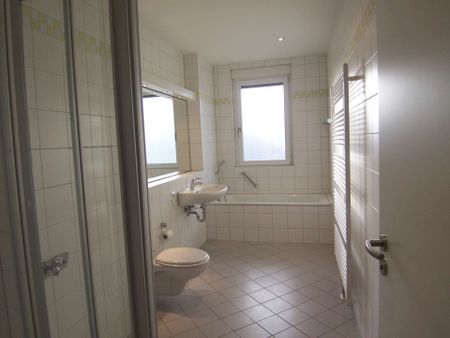 Sonnige 3-Zimmer-Wohnung mit 2 Balkonen in der City West - Foto 5