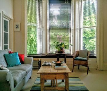 Park Road, Southborough - Photo 1