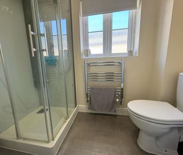 2 bedroom coach house to rent - Photo 6