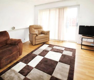 3 bedroom end of terrace house to rent - Photo 4