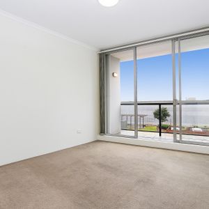MGM MARTIN - TWO BEDROOM APARTMENT - Photo 2