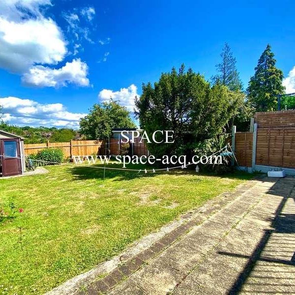 Winchmore Hill Road, London, N21 - Photo 1