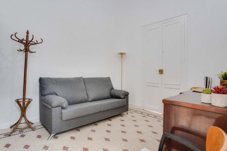 Beautiful exterior room with balcony in Plaza Mayor - Photo 2