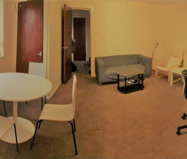 5 bedroom end of terrace house to rent - Photo 6