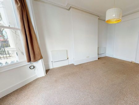 Flat to rent on - Photo 5