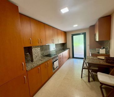 Apartamento planta baja en alquiler en El Madroñal, Benahavis - Photo 1