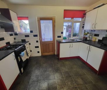 2 bedroom semi-detached house to rent - Photo 4