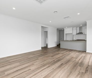 Modern Family Home in Beveridge - Photo 5