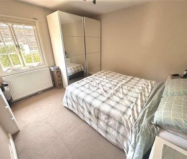 School Lane, Ewshot, Farnham, Hampshire, GU10 - Photo 3