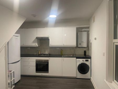 1 bedroom flat to rent - Photo 5