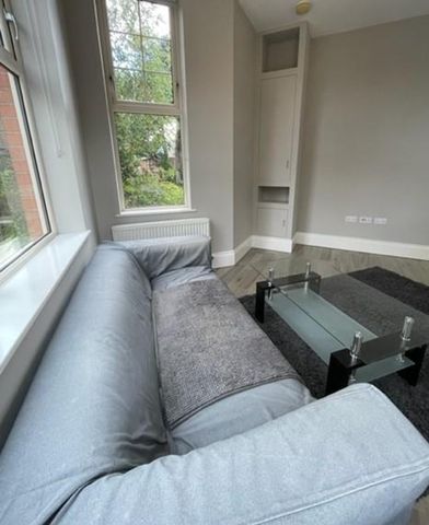 Apt 7 35-37 Sans Souci Park, Malone Road, BELFAST, BT9 5BZ - Photo 2