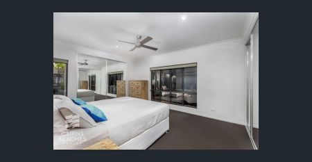 Modern Executive Home - Photo 4