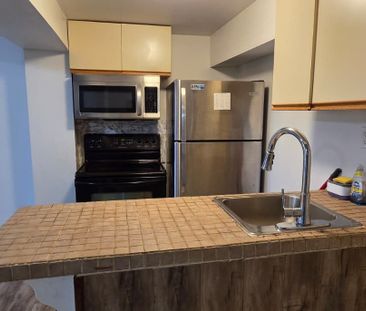 For Lease - 21 Fernbank Place, Whitby, Ontario - Photo 3