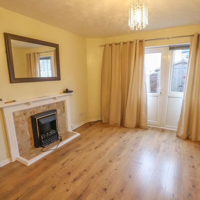 2 bedroom townhouse to rent - Photo 1